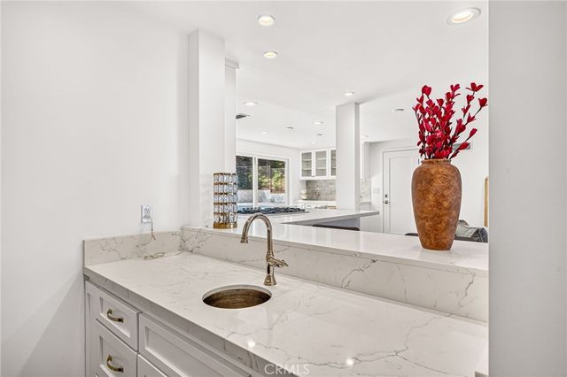 29815 Knoll View Drive, Rancho Palos Verdes, CA 90275