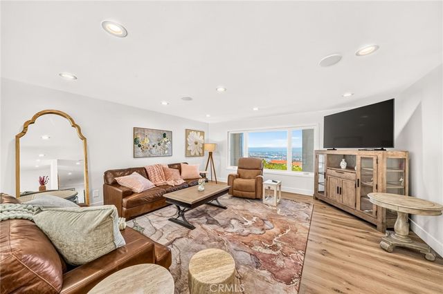 29815 Knoll View Drive, Rancho Palos Verdes, CA 90275