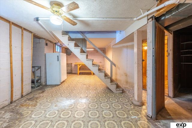 305 Hillcrest Drive, Plattsmouth, NE 68048