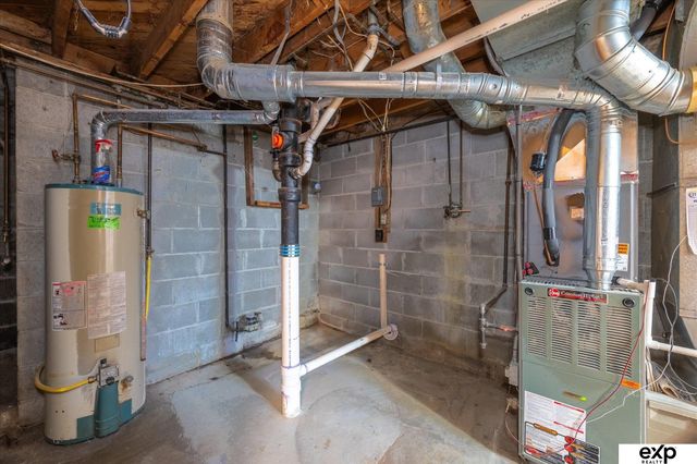 305 Hillcrest Drive, Plattsmouth, NE 68048