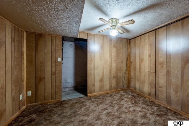 305 Hillcrest Drive, Plattsmouth, NE 68048