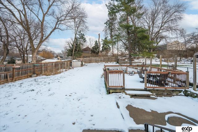 305 Hillcrest Drive, Plattsmouth, NE 68048