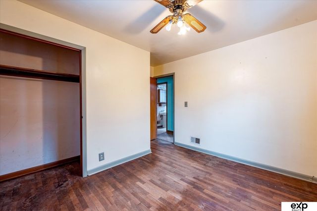 305 Hillcrest Drive, Plattsmouth, NE 68048