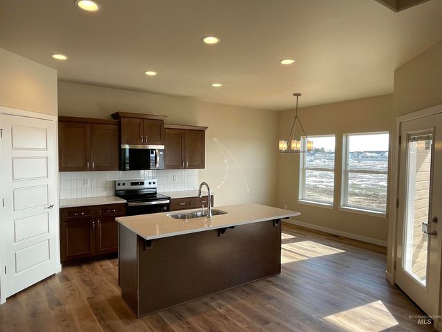 961 Quartz Rd, Kimberly, ID 83341