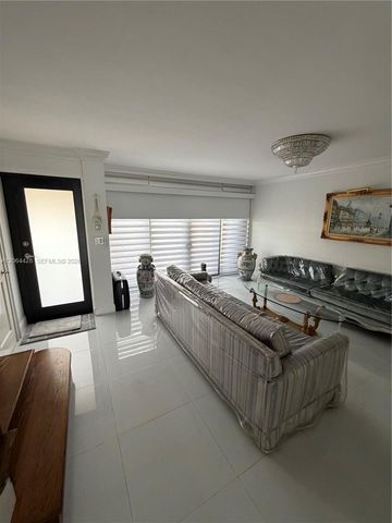 2761 NE 165th Ter 27, North Miami Beach, FL 33160
