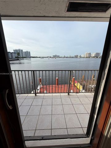2761 NE 165th Ter 27, North Miami Beach, FL 33160