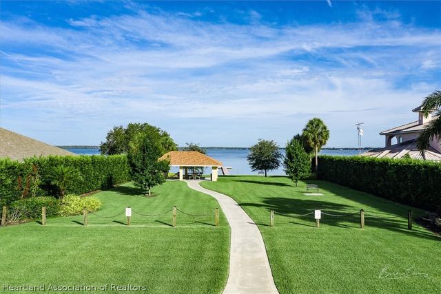733 Sunset Pointe Drive, Lake Placid, FL 33852