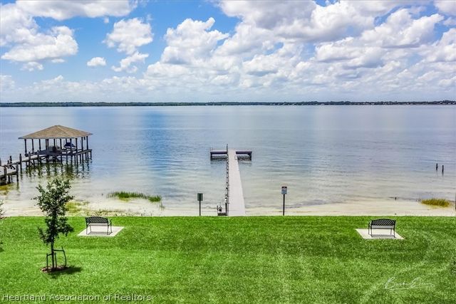 733 Sunset Pointe Drive, Lake Placid, FL 33852