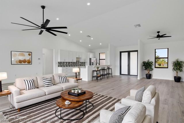 733 Sunset Pointe Drive, Lake Placid, FL 33852