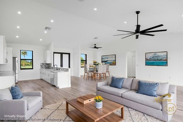 733 Sunset Pointe Drive, Lake Placid, FL 33852