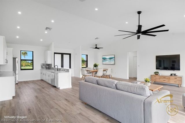 733 Sunset Pointe Drive, Lake Placid, FL 33852