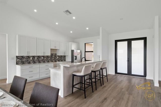 733 Sunset Pointe Drive, Lake Placid, FL 33852