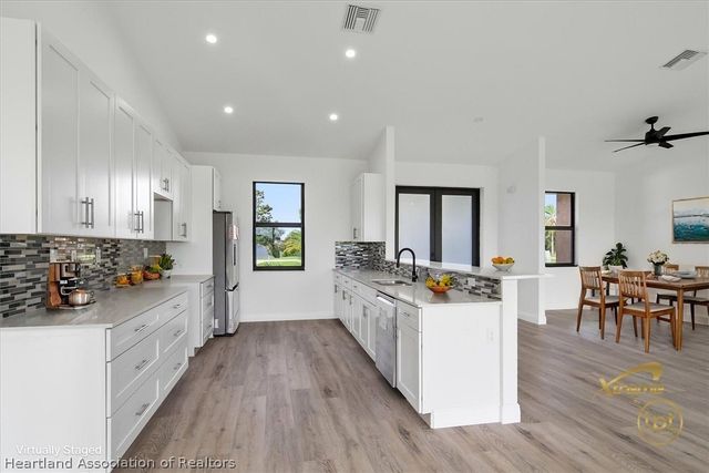 733 Sunset Pointe Drive, Lake Placid, FL 33852