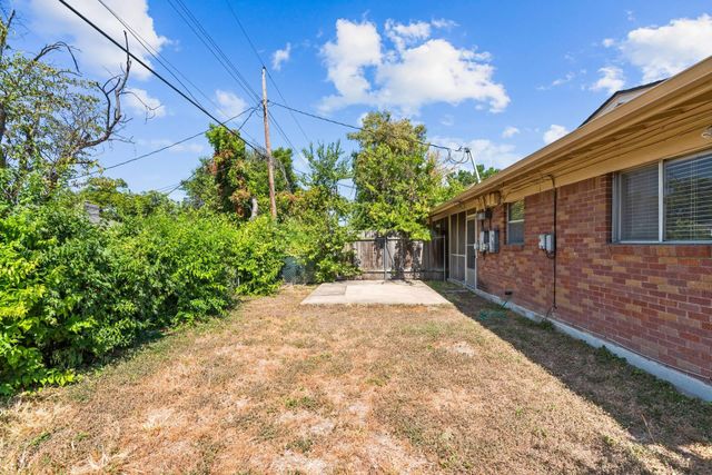 2205 Lanier DR A, Austin, TX 78757
