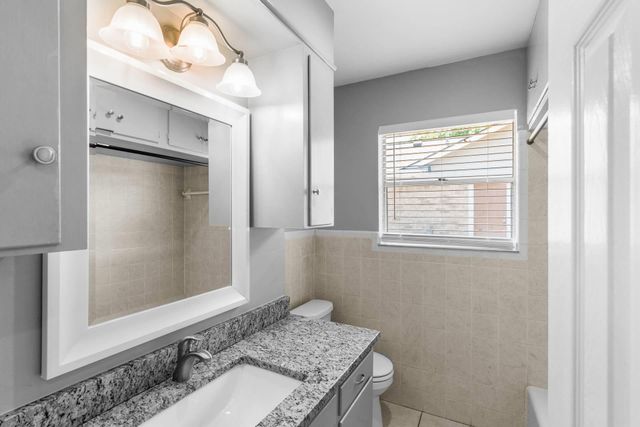 2205 Lanier DR A, Austin, TX 78757