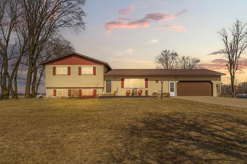 10525 210th Street W, Morristown, MN 55052