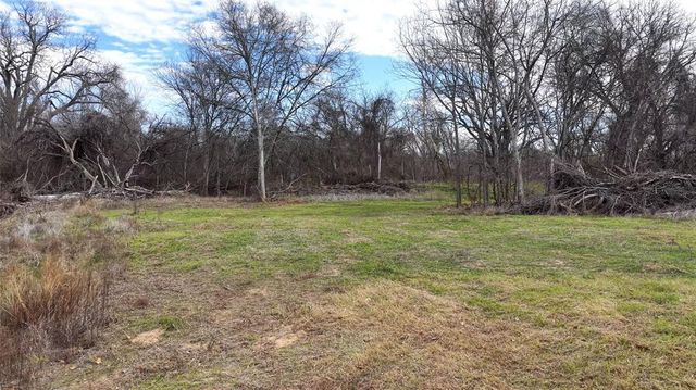 256 Greasy Bend RD, Smithville, TX 78957