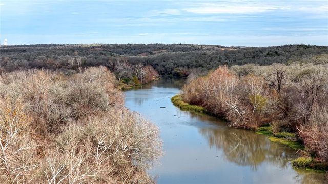 256 Greasy Bend RD, Smithville, TX 78957