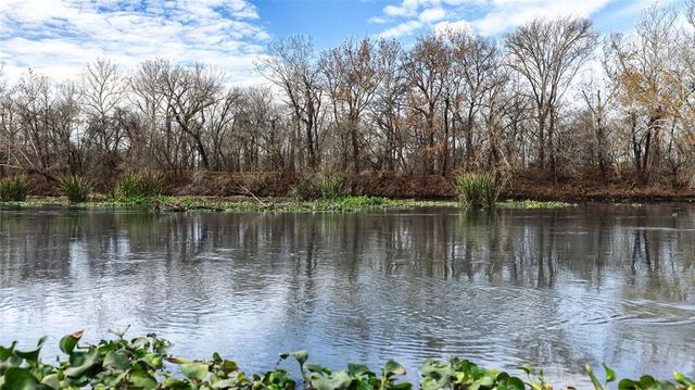 256 Greasy Bend RD, Smithville, TX 78957