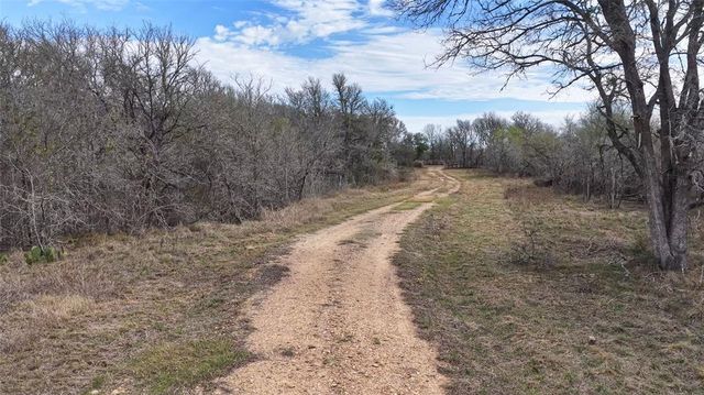 256 Greasy Bend RD, Smithville, TX 78957