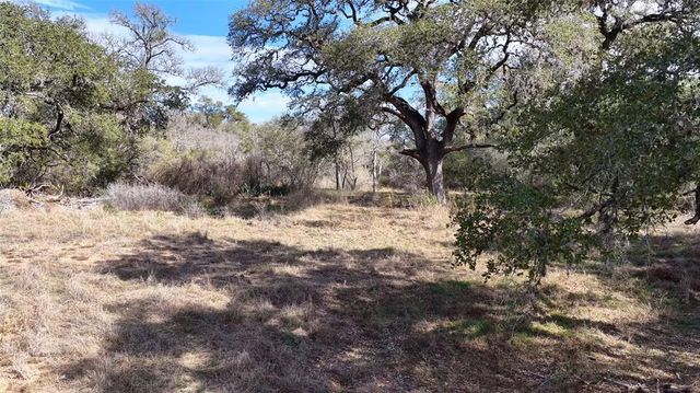 256 Greasy Bend RD, Smithville, TX 78957