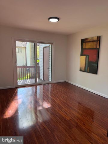 3 CAMBRIDGE DR, Ewing, NJ 08628