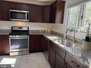 3 CAMBRIDGE DR, Ewing, NJ 08628