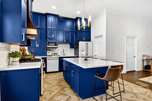 214 W Duffy Street, Savannah, GA 31401
