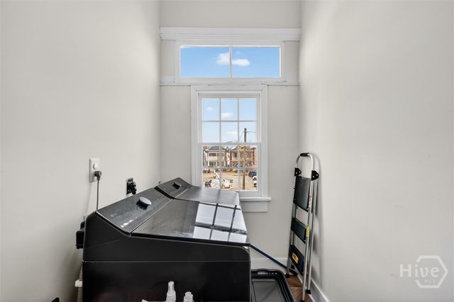 214 W Duffy Street, Savannah, GA 31401
