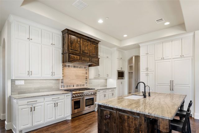 913 La Salle Lane, Southlake, TX 76092