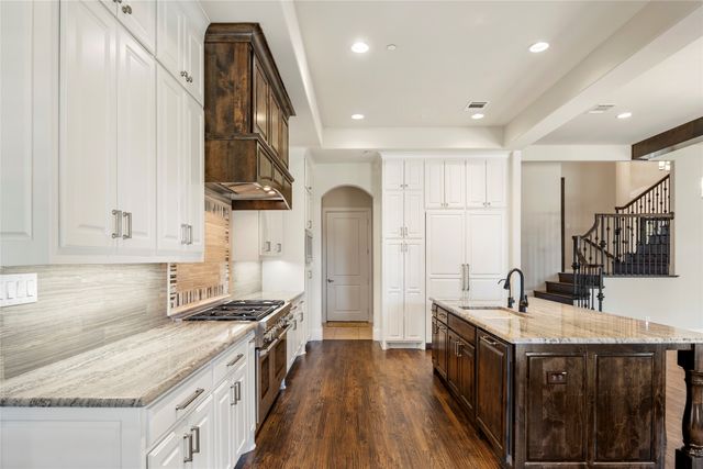 913 La Salle Lane, Southlake, TX 76092