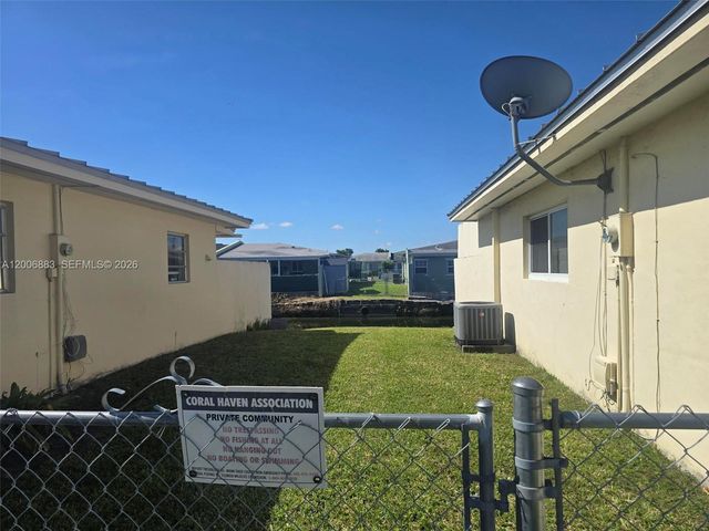 10106 SW 20th St, Miami, FL 33165