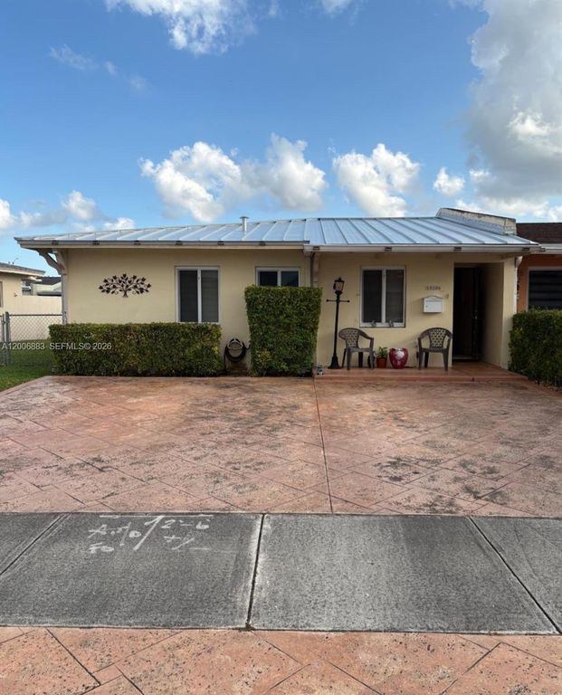10106 SW 20th St, Miami, FL 33165