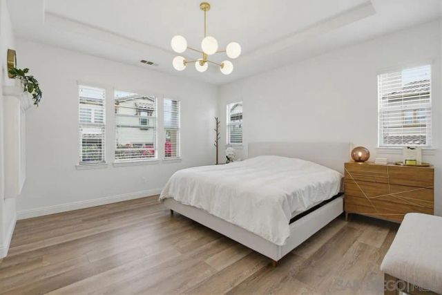 15702 New Park Ter, San Diego, CA 92127