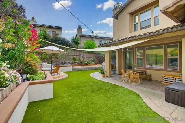 15702 New Park Ter, San Diego, CA 92127