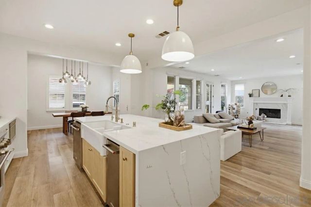 15702 New Park Ter, San Diego, CA 92127