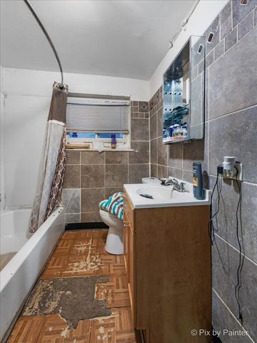 7030 S Artesian Avenue, Chicago, IL 60629