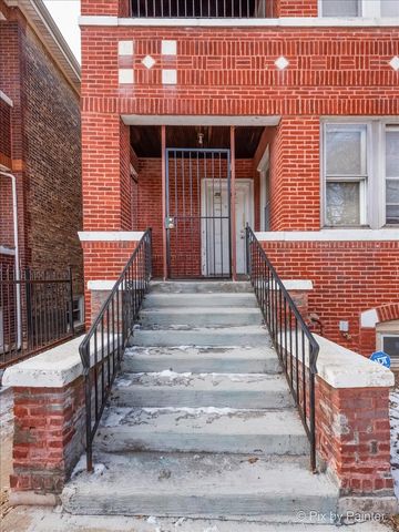 7030 S Artesian Avenue, Chicago, IL 60629