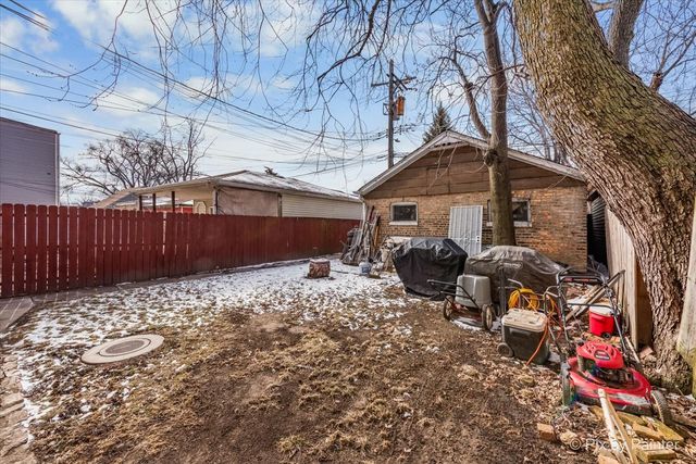 7030 S Artesian Avenue, Chicago, IL 60629