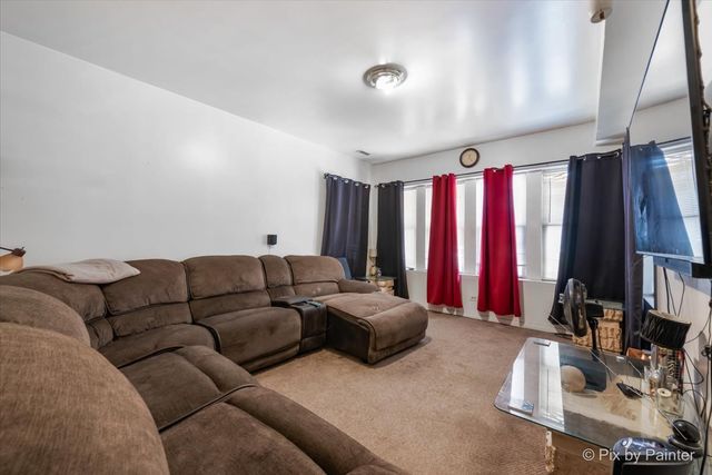 7030 S Artesian Avenue, Chicago, IL 60629