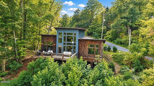 2511 Cove Mountain Lane, Sevierville, TN 37862