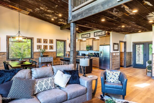 2511 Cove Mountain Lane, Sevierville, TN 37862
