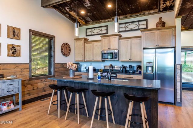 2511 Cove Mountain Lane, Sevierville, TN 37862