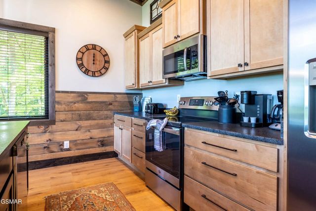 2511 Cove Mountain Lane, Sevierville, TN 37862