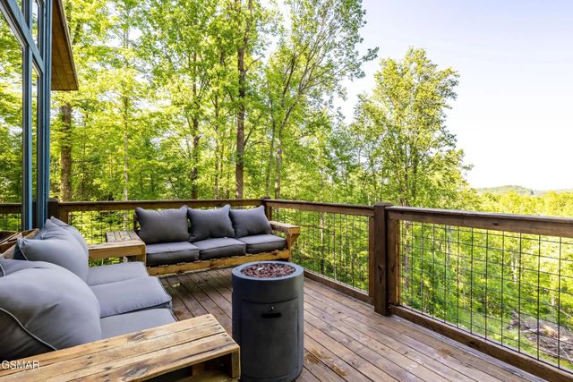 2511 Cove Mountain Lane, Sevierville, TN 37862
