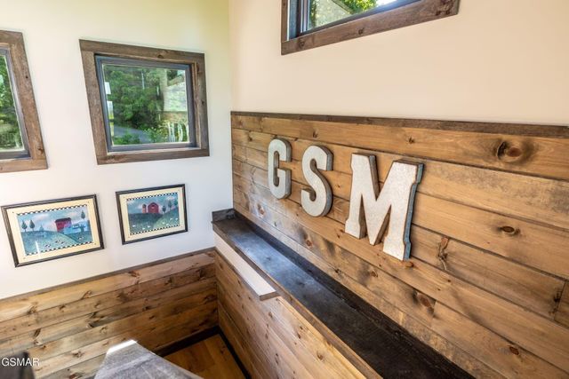 2511 Cove Mountain Lane, Sevierville, TN 37862