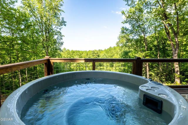 2511 Cove Mountain Lane, Sevierville, TN 37862