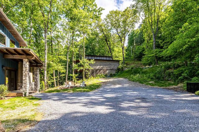 2511 Cove Mountain Lane, Sevierville, TN 37862