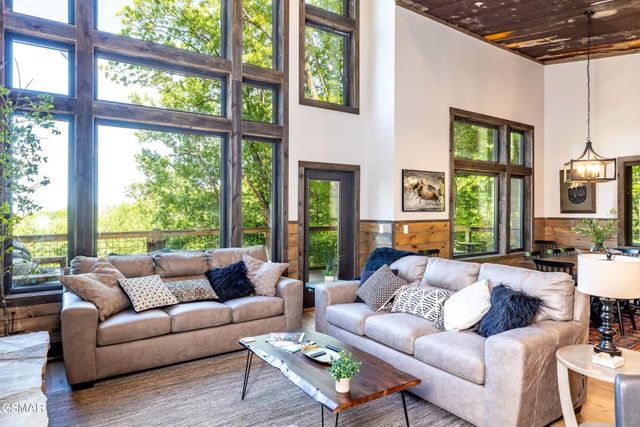 2511 Cove Mountain Lane, Sevierville, TN 37862