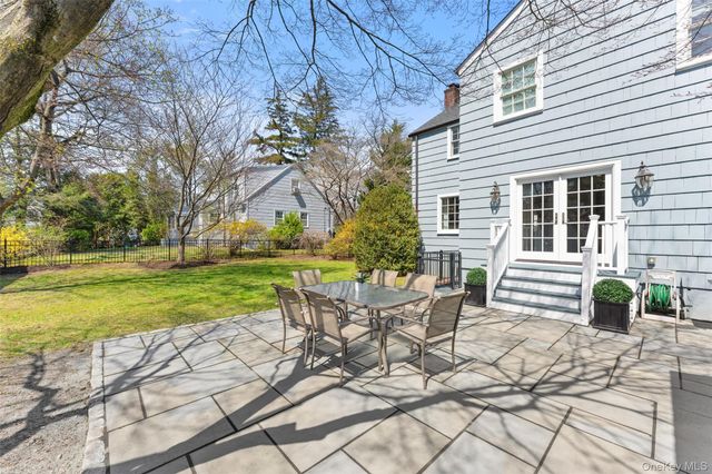 44 Sprague Road, Scarsdale, NY 10583